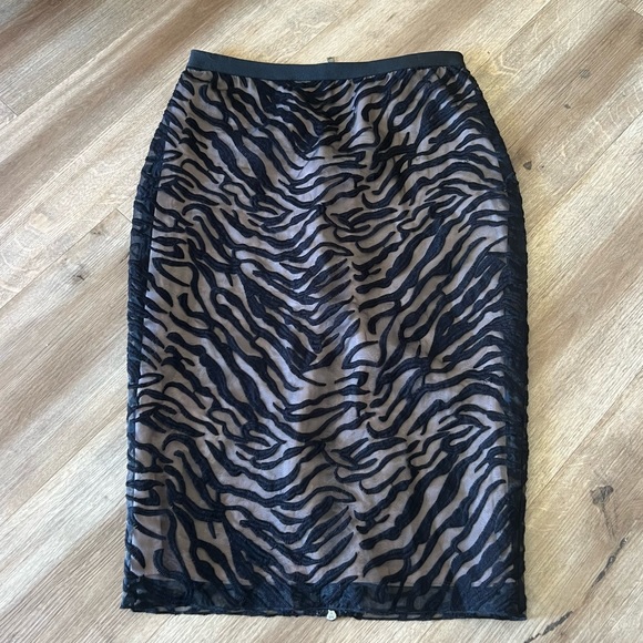 BCBGMAXAZRIA Irisa Lace Skirt XS - Picture 4 of 11